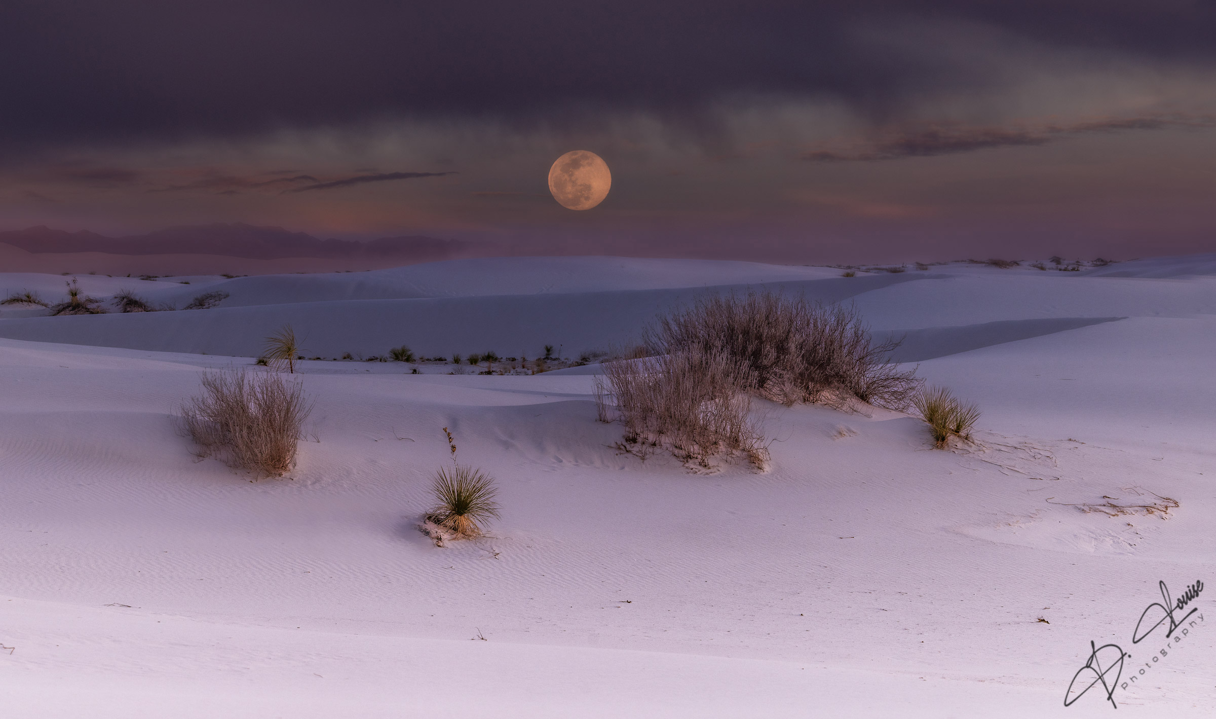 Sunset at White Sands National Park on a full moon night